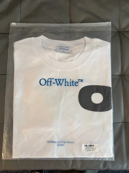 🔥 RARE Off-White Tee 🔥
Size: Medium
Condition: New
Color: White - Picture 3 of 3
